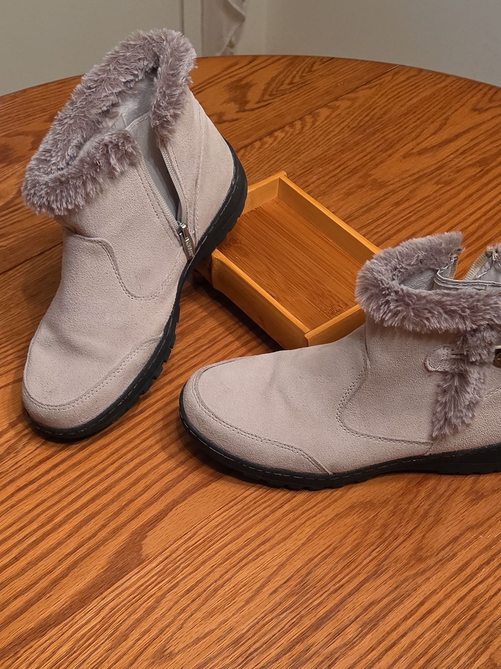 Khombu Iris Women's Gray Ankle Bootie Round Toe Zip Faux Fur Lined